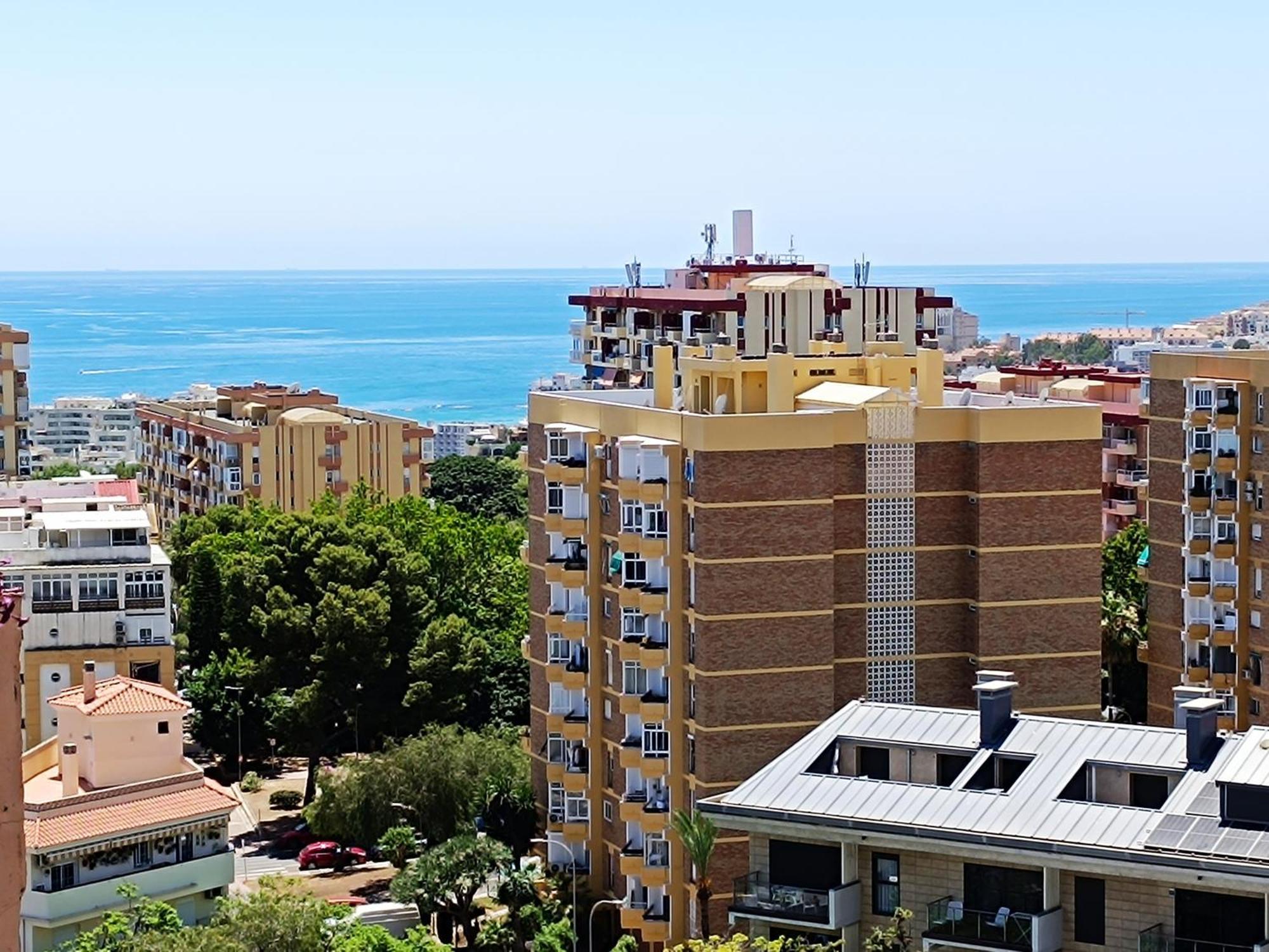 Attico Acuario, 2 Bathrooms Top Floor Appartment With Sea And Mountain Views Benalmadena Bagian luar foto